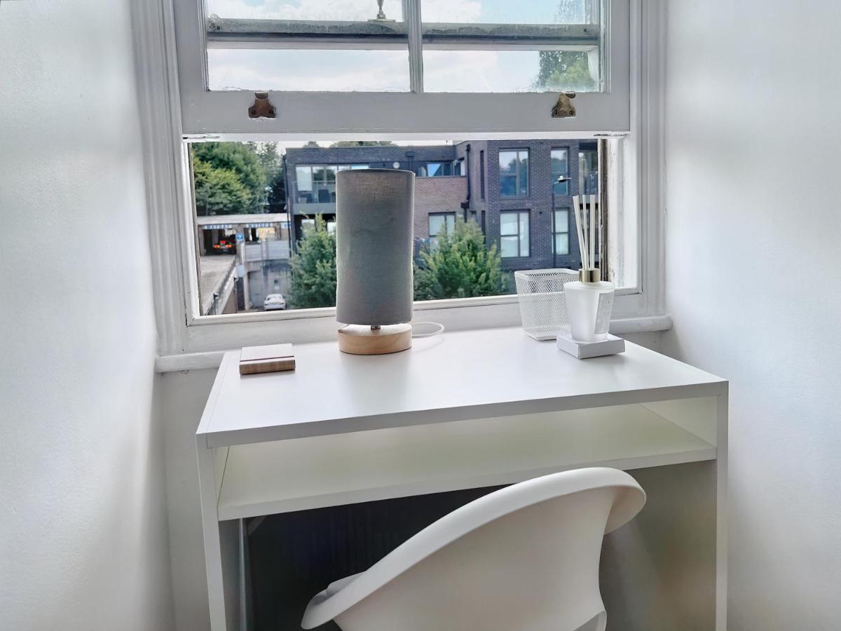 Lovely 2-Bedroom Serviced Apartment Greater ロンドン エクステリア 写真